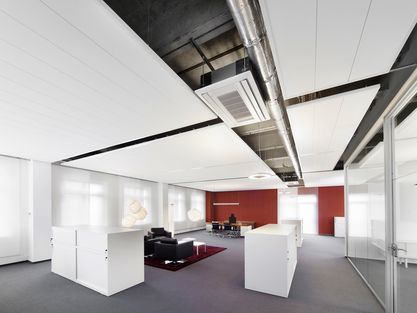 Knauf Cleaneo Akustik in Büros und Gebäuden mit Publikumsverkehr.